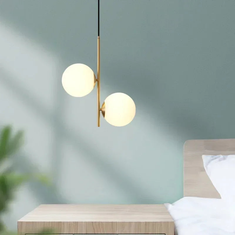 Nordische moderne LED-Pendelleuchte mit vertikalem Arm