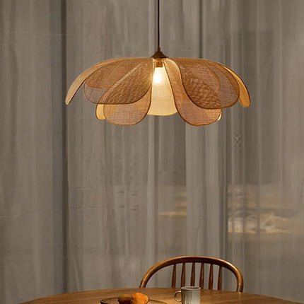 Handgefertigte Pendelleuchte „Minimalist Petals“