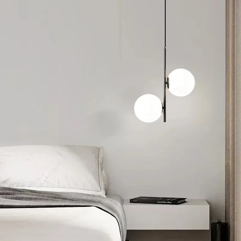 Nordische moderne LED-Pendelleuchte mit vertikalem Arm