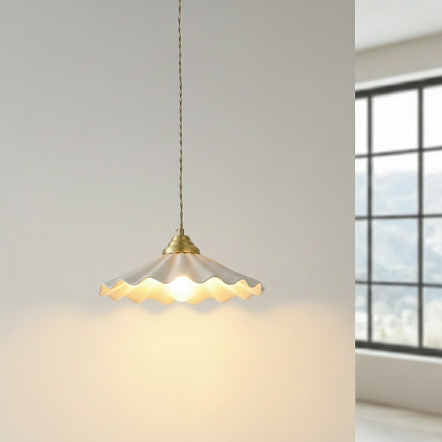 Lámpara colgante de cerámica y cobre con pantalla ondulada vintage