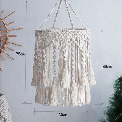 Abat-jour circulaire en macramé filtrant une lumière tamisée