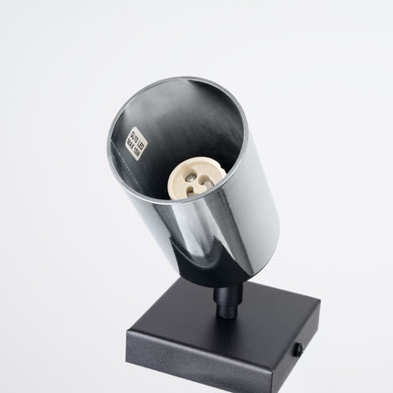 Détail de la rotule orientable de l'Applique Acier Luxe