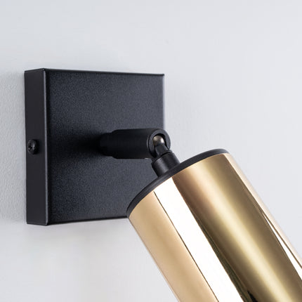 Détail de la plaque murale noire de l'Applique Acier Luxe