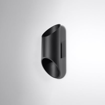 Applique murale Bambou 30 noire en aluminium dans un salon