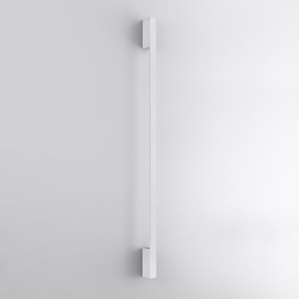 Applique Barre Contemporaine L en aluminium blanc, barre murale fine de 150 cm, vue studio