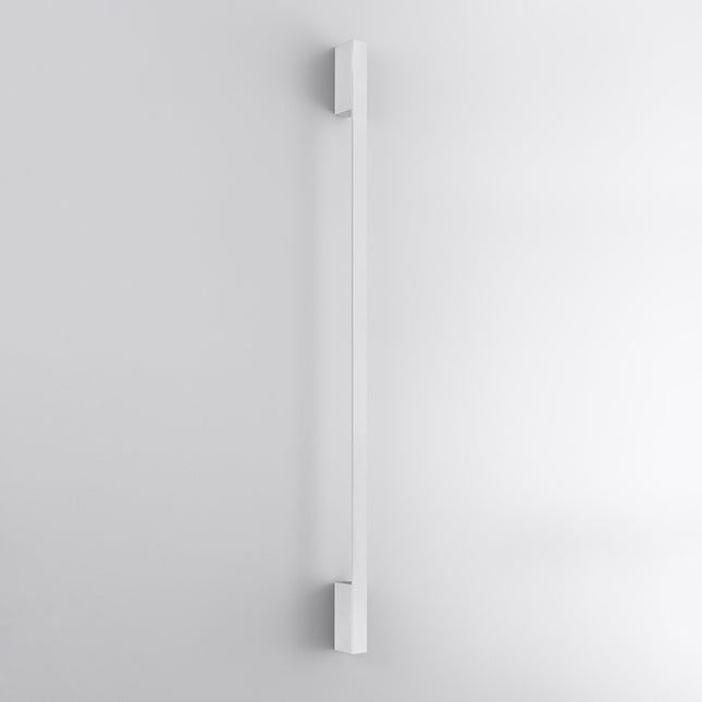 Applique Barre Contemporaine L en aluminium blanc, barre murale fine de 150 cm, vue studio