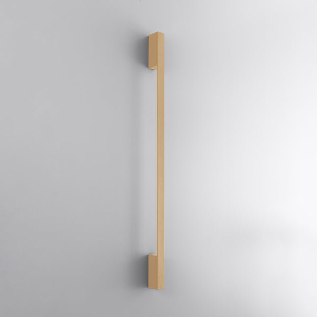Applique Barre Contemporaine M en aluminium doré, barre murale fine de 120 cm, vue studio
