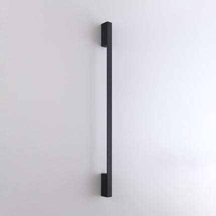 Applique Barre Contemporaine M en aluminium noir, barre murale fine de 120 cm, vue studio