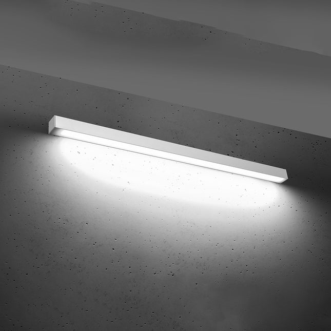 Applique barre moderne LED blanche 118 cm allumée, diffuseur opale lumineux homogène