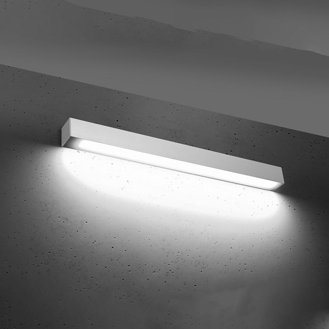 Applique barre moderne LED blanche allumée, diffuseur opale lumineux homogène