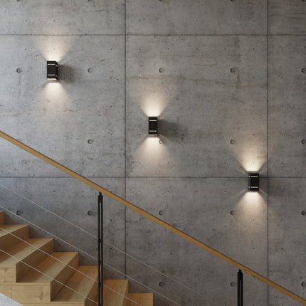 Applique Bloc Minimaliste en Aluminium Noir dans un intérieur contemporain