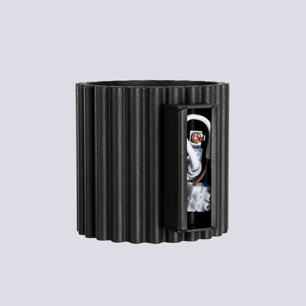 Compartiment de câblage ouvert de l'applique Aura noire avec bornier de raccordement