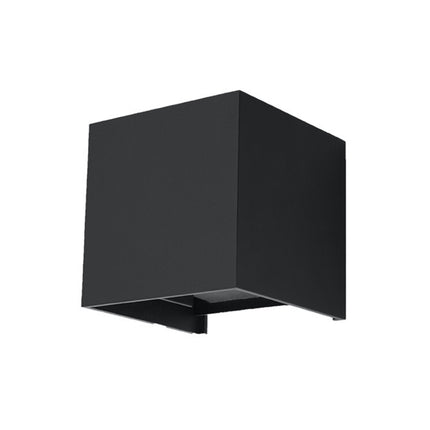 Applique carrée noire LED IP54, cube compact sur fond blanc