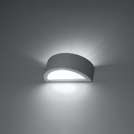 Applique Croissant céramique blanche allumée diffusant une lumière vers le haut et le bas