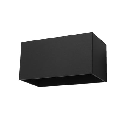 Applique murale cube MAXI noire en aluminium sur fond blanc