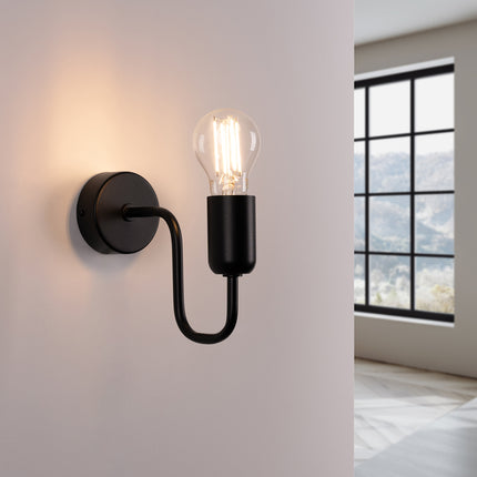 Applique murale noire Design Flex allumée avec ampoule à filament chaud