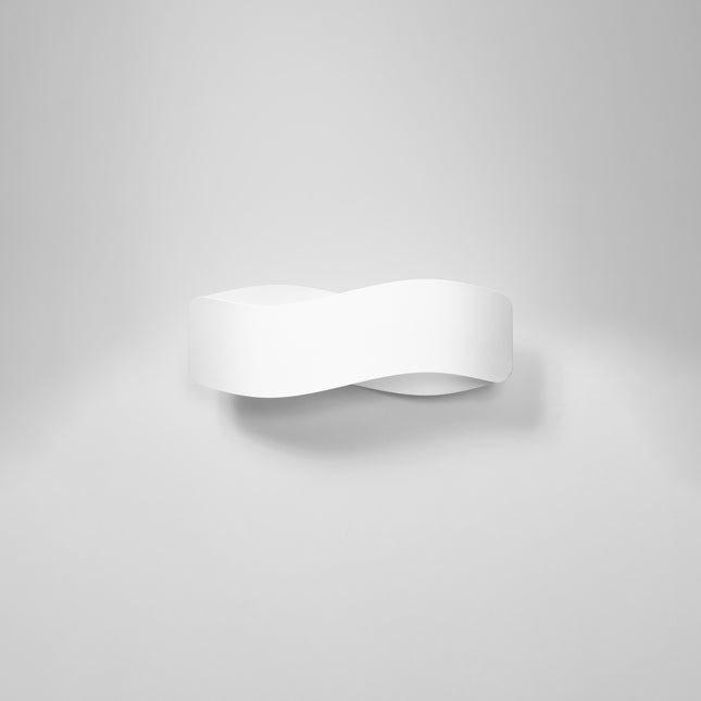 Applique murale Flux Lumineux 40 blanche en acier, vue de face sur fond neutre
