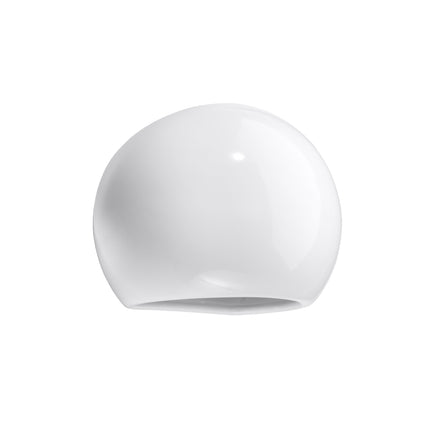 Applique murale Globe en céramique vernie blanc brillant, vue de face sur fond neutre