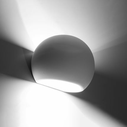 Détail de la surface mate du globe en céramique