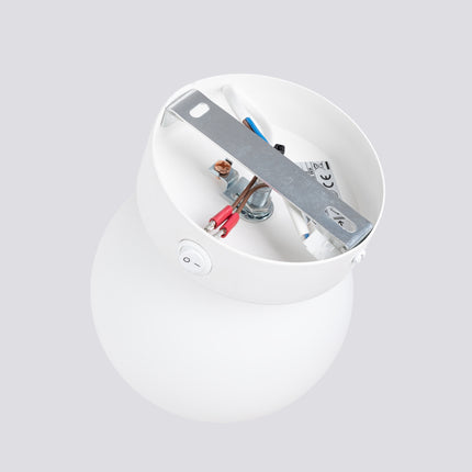 Applique Globe Solis blanc, packshot de trois quarts