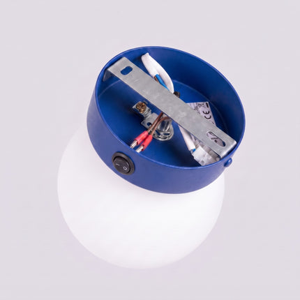 Applique Globe Solis bleu outremer, packshot de trois quarts