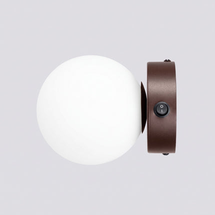 Applique Globe Solis marron, packshot de trois quarts