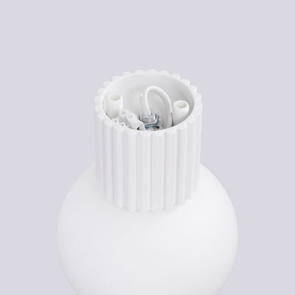 Vue arrière de la fixation murale et du câblage de l'applique Halo blanche IP44
