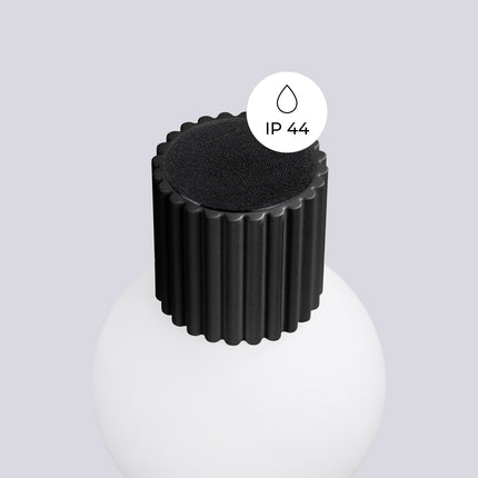 Pictogramme IP44 signalant la protection contre les projections d'eau de l'applique Halo noire