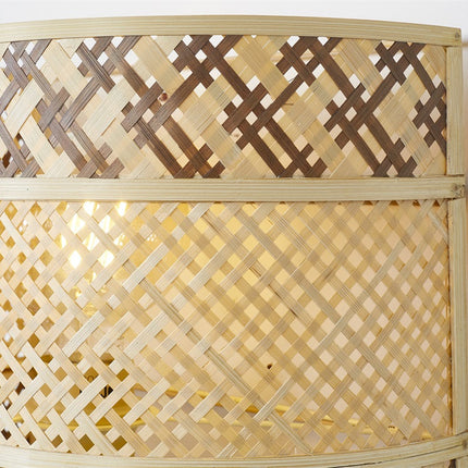 Vue rapprochée du tressage artisanal en bambou de l'applique murale Langkawi