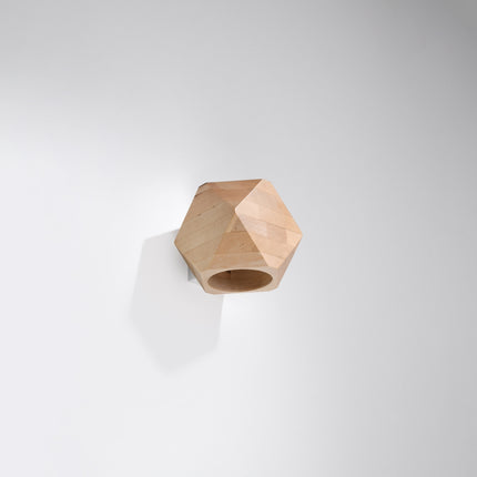 Applique Multi-Facettes bois naturel fixée au mur, design géométrique à facettes, style scandinave