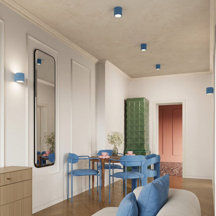 Applique murale Aura bleu azur, au-dessus d'un plan de travail