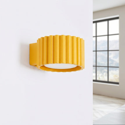 Applique Murale Aura Aluminium Cannelé Jaune Ambré (GX53), vue en situation