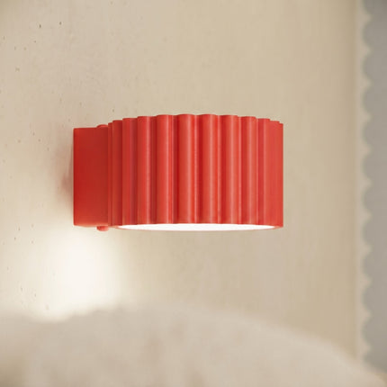 Applique murale Aura rouge vif, intérieur contemporain