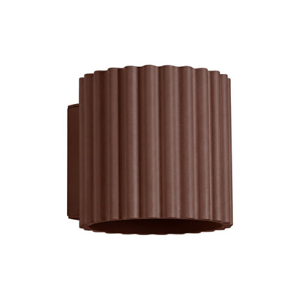 Applique murale Aura cannelée aluminium brun chocolat, packshot sur fond blanc