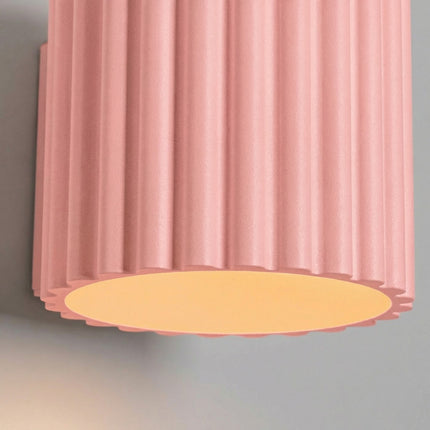 Applique murale Aura cannelée aluminium rose poudré, vue de détail