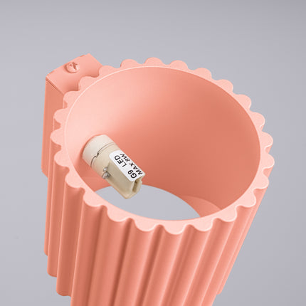 Détail intérieur de l'applique Aura pêche avec la douille G9 et son culot