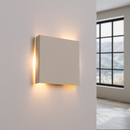 applique murale carrée éclairage haut et bas beige, lumière allumée