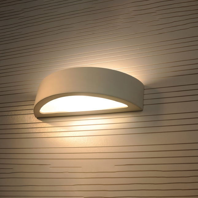 Détail de l'applique murale en céramique demi-cercle LED