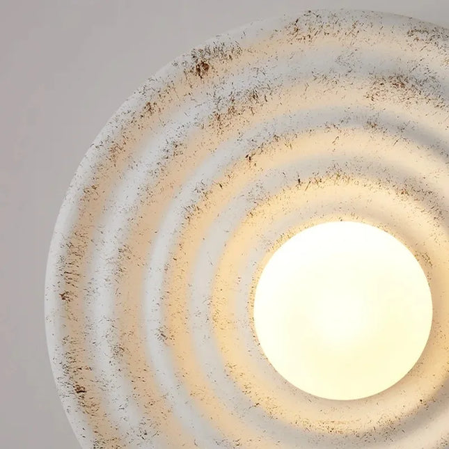 Applique murale en céramique et verre Wabi-Sabi dans un salon