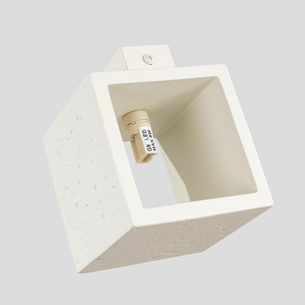 Applique Murale Cube en Béton Beige, packshot de trois quarts
