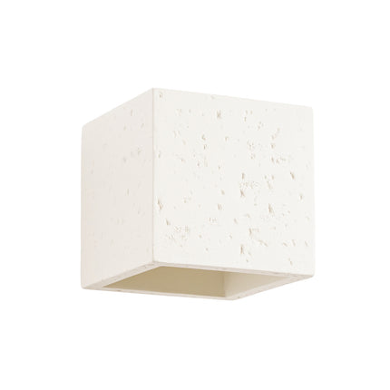 Applique Murale Cube en Béton Beige, packshot sur fond blanc