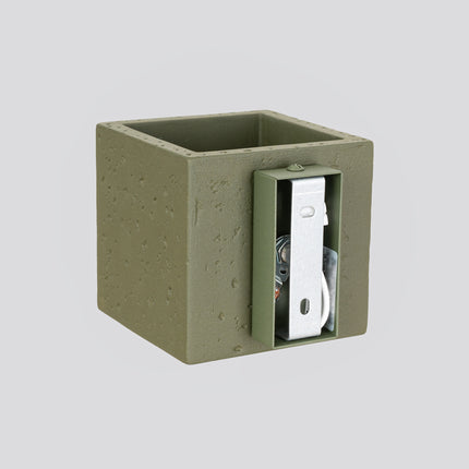 Applique Murale Cube en Béton Vert Olive, détail de la finition