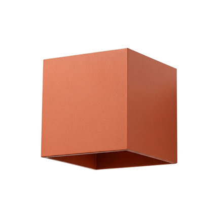 Applique Murale Cube LED ocre rouge, packshot sur fond blanc