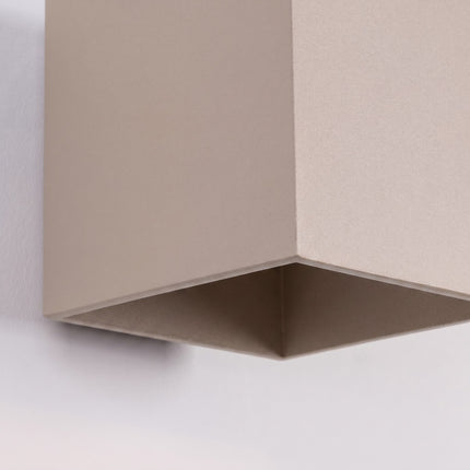 Applique Murale Cube LED taupe, packshot de trois quarts