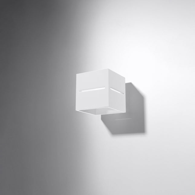 Applique Murale Cube Ouvert Blanche dans un salon