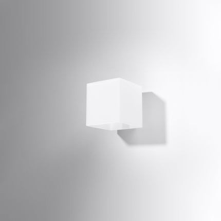 Applique Murale Cube en Verre dans un salon