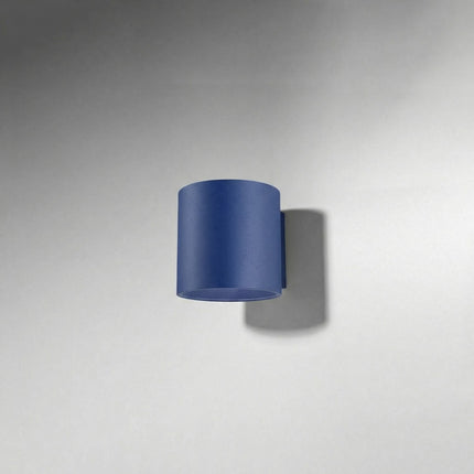 Applique Murale Cylindrique bleu outremer, vue en situation sur fond clair