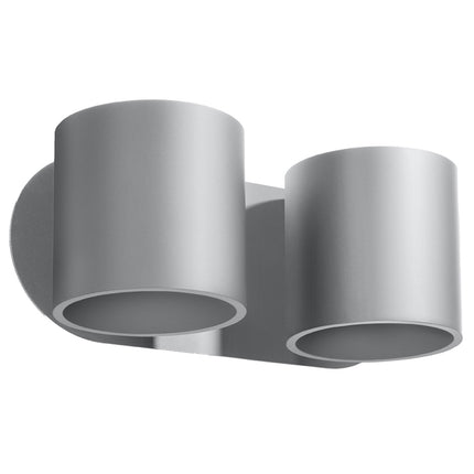 Applique murale cylindrique double en aluminium gris clair, vue de trois quarts sur ses deux tubes décalés.