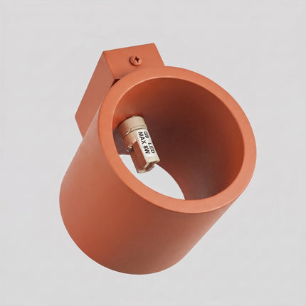 Applique Murale Cylindrique ocre rouge, packshot de trois quarts