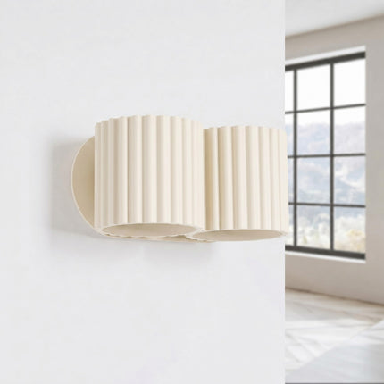 Applique Murale Double Aura beige clair, vue en situation sur un mur clair